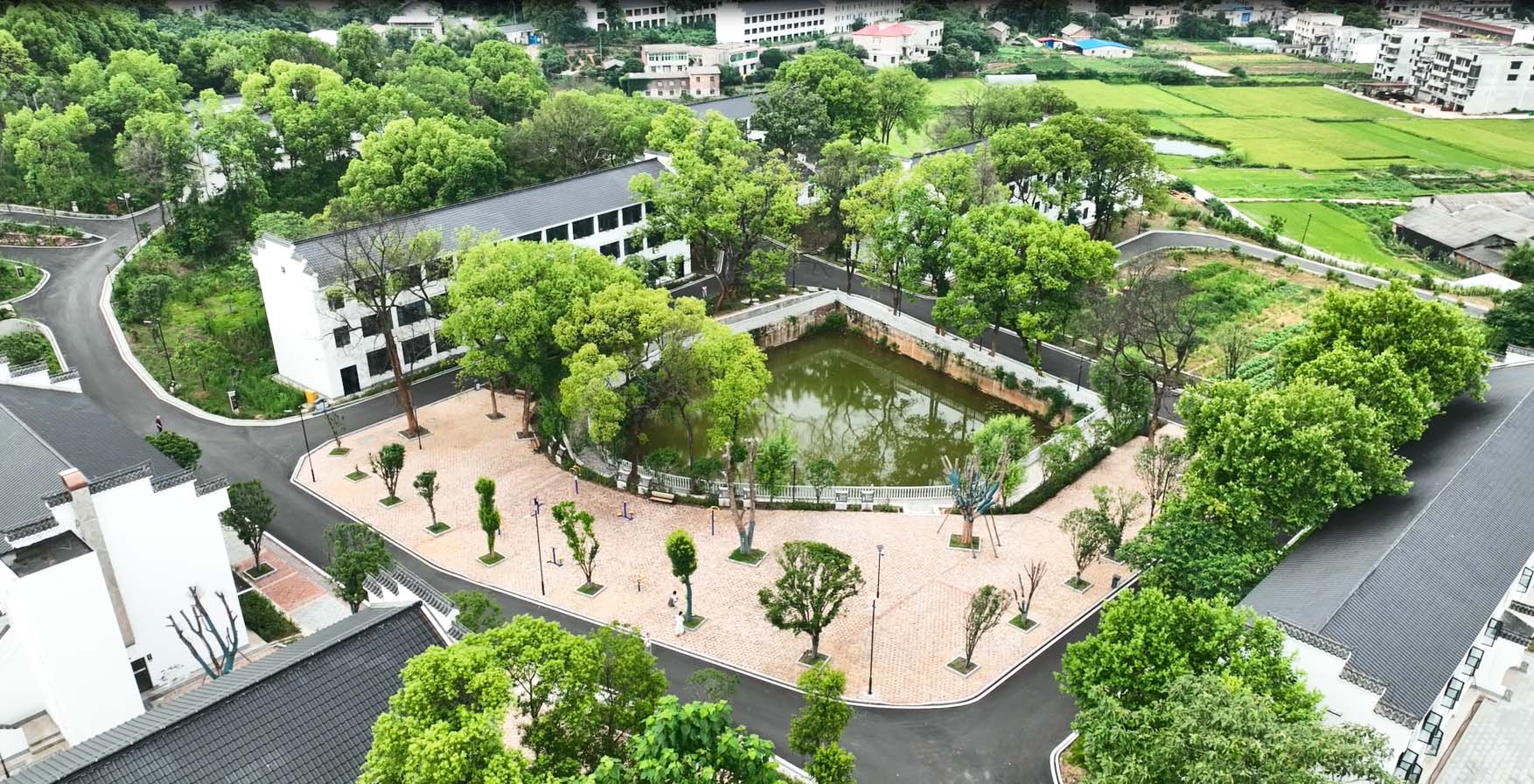 俯瞰華遠(yuǎn)康養(yǎng)中心，優(yōu)美的環(huán)境